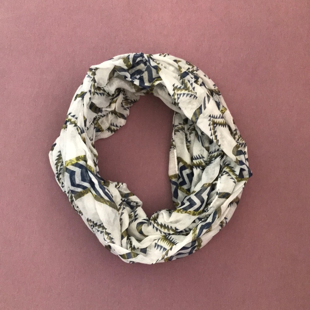 NWT Dress Up Scarf